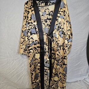 Elegant Floral Kimono Robe